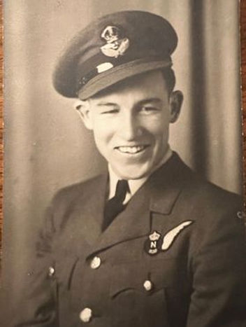 KEITH E. HUNT Flt. Lt., RCAF, 437 Squadron (The Huskies).jpg